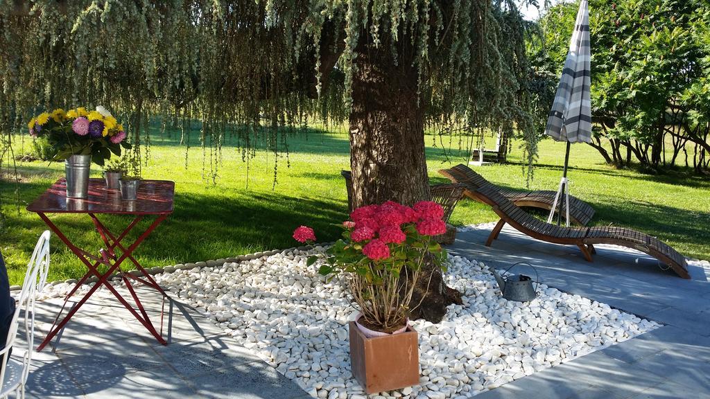 Maison Prairie Bonheur Bed and Breakfast Magny-les-Hameaux Exteriör bild