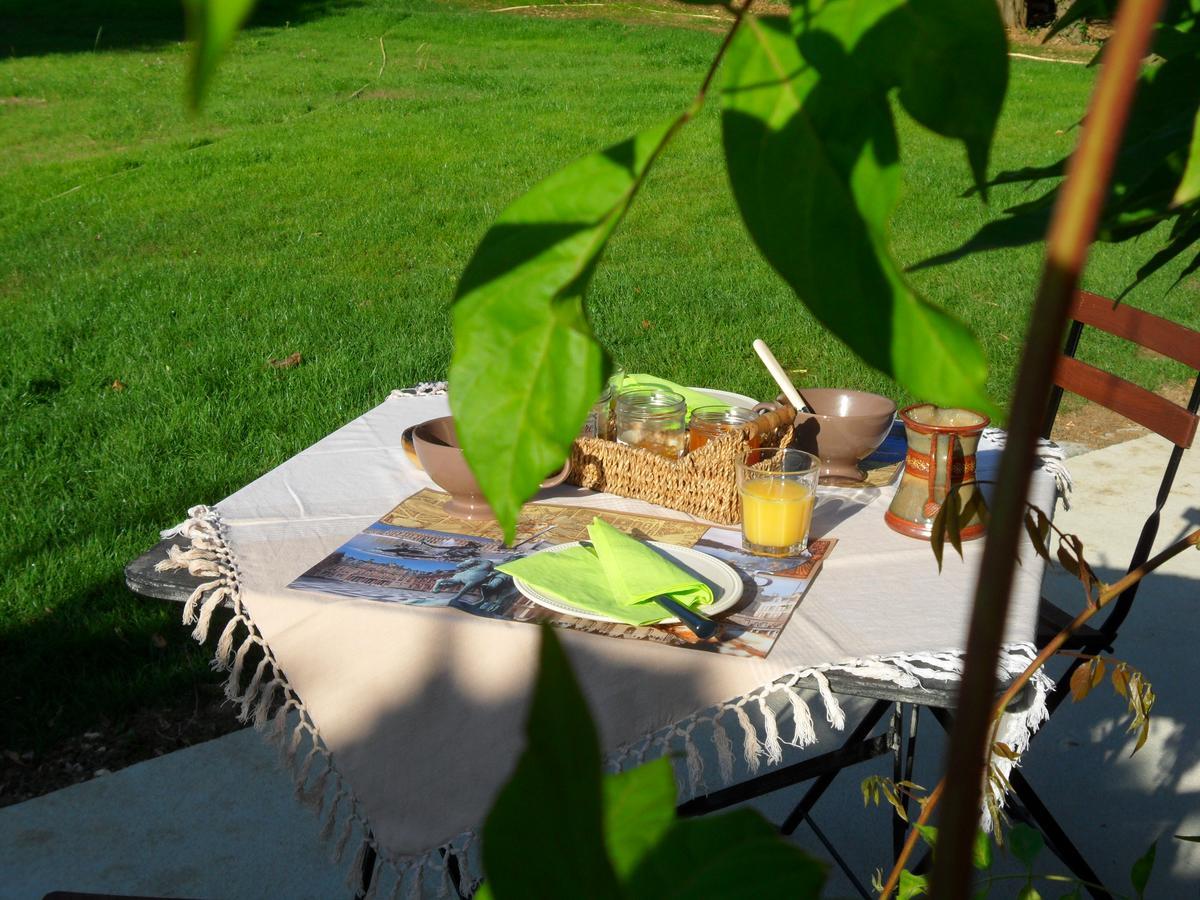 Maison Prairie Bonheur Bed and Breakfast Magny-les-Hameaux Exteriör bild