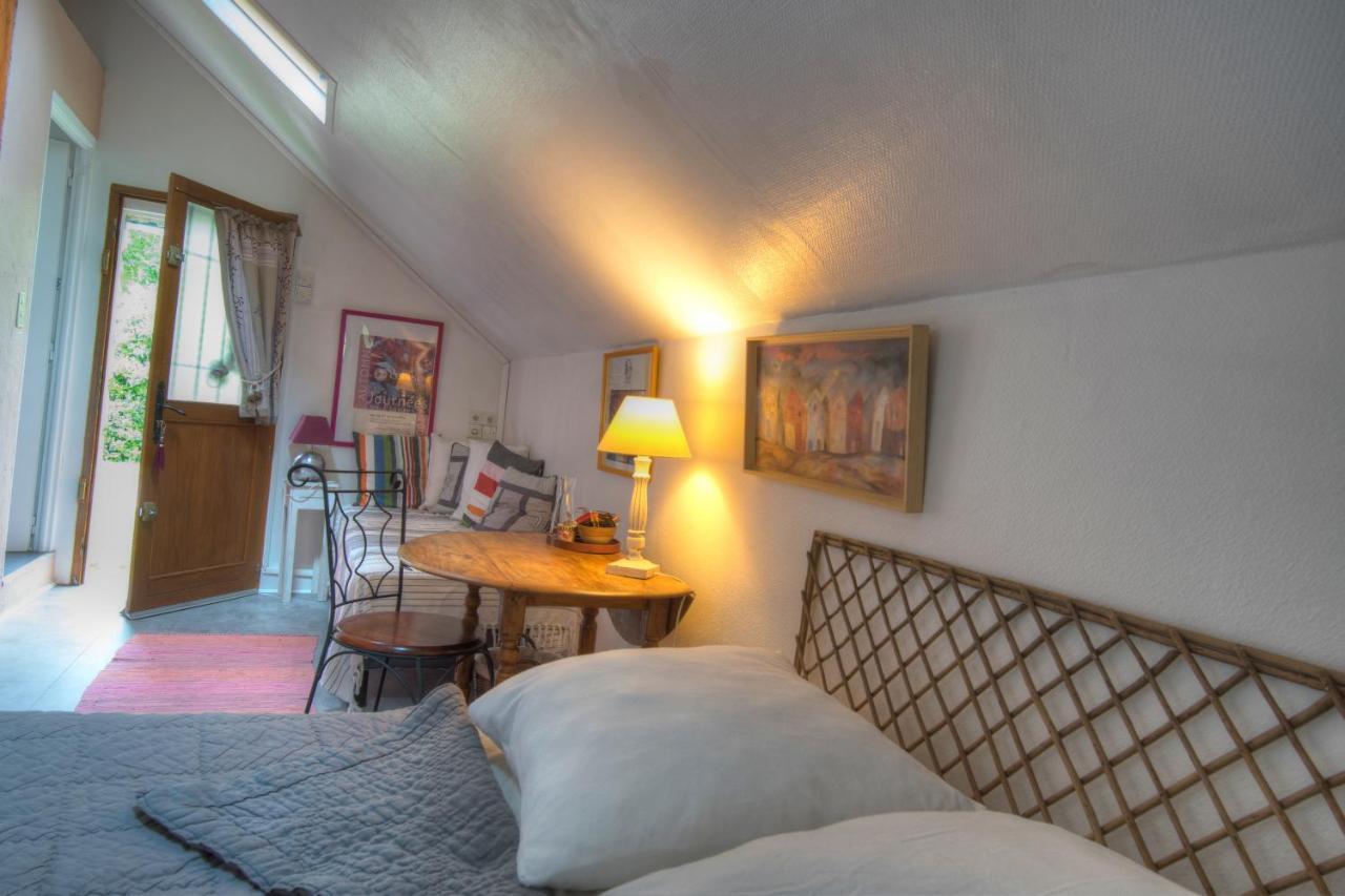 Maison Prairie Bonheur Bed and Breakfast Magny-les-Hameaux Exteriör bild